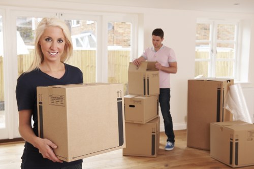 Removal van for flats and houses in Roehampton