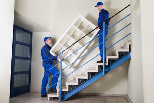 Nearby local moving service for flats and homes in Roehampton